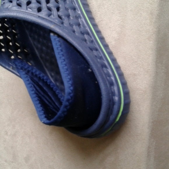 Water shoes with soft heel. - Picture 4 of 4